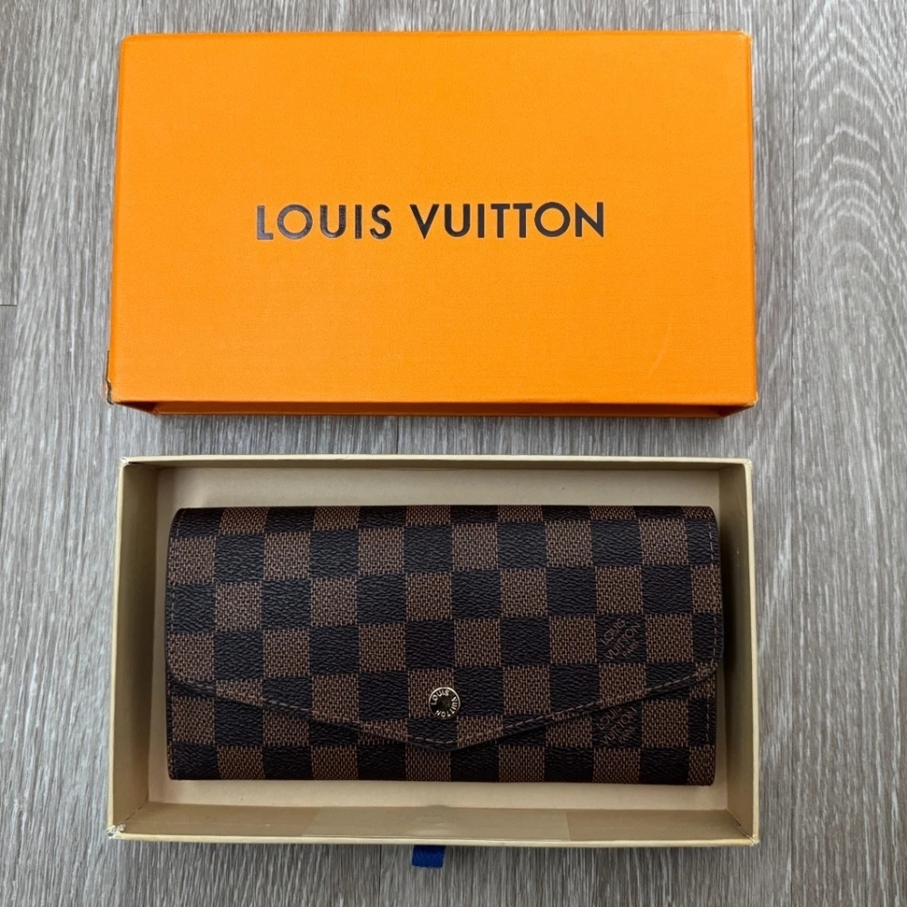 Louis Vuitton Sarah Wallet